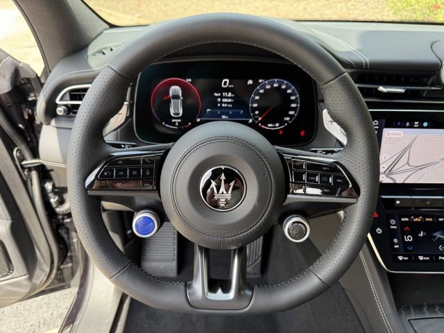 New 2025 Maserati Grecale GT image 15