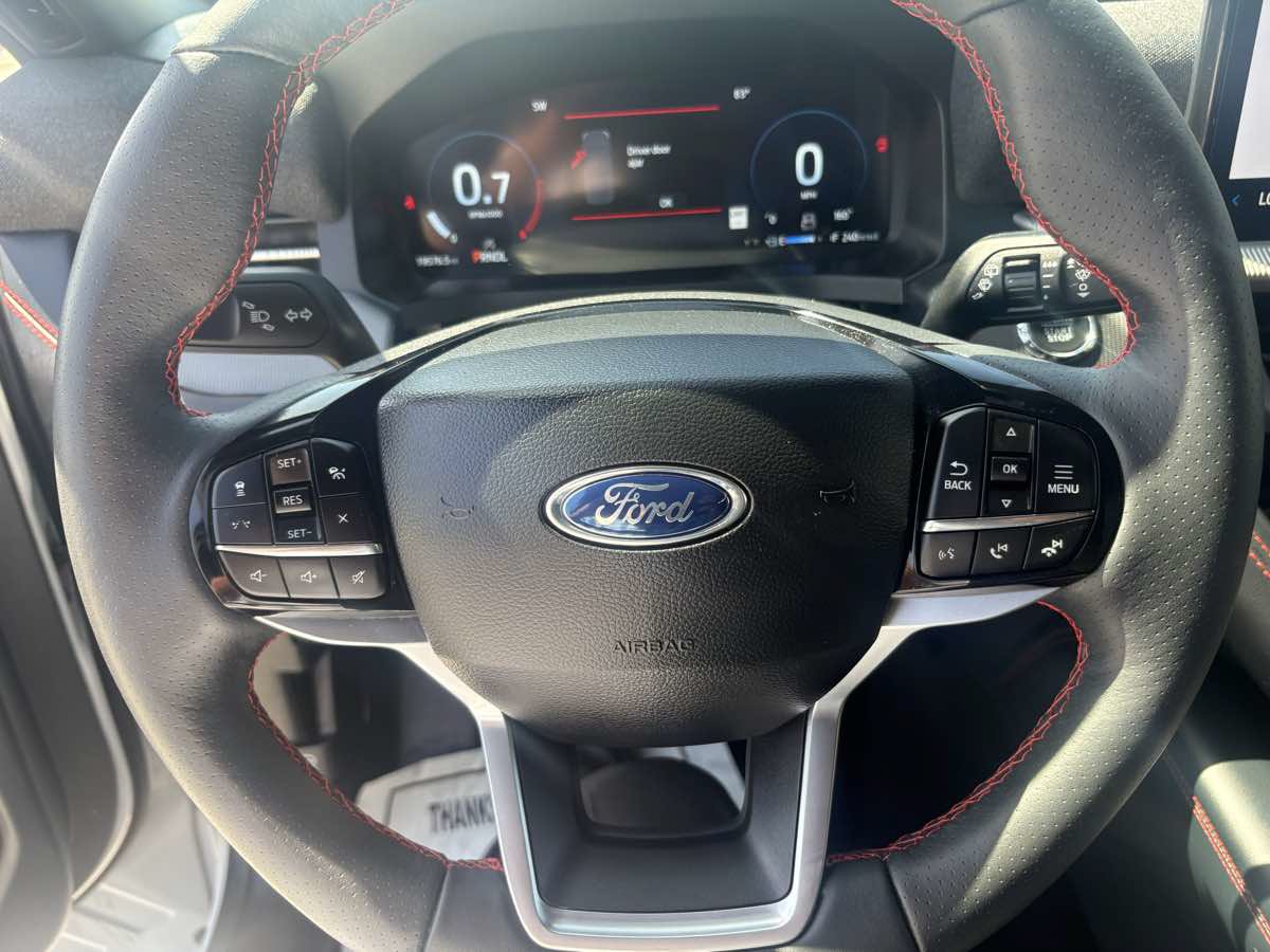 Used 2026 Ford Explorer ST-Line w/ ST-Line Street Pack RWD image 24