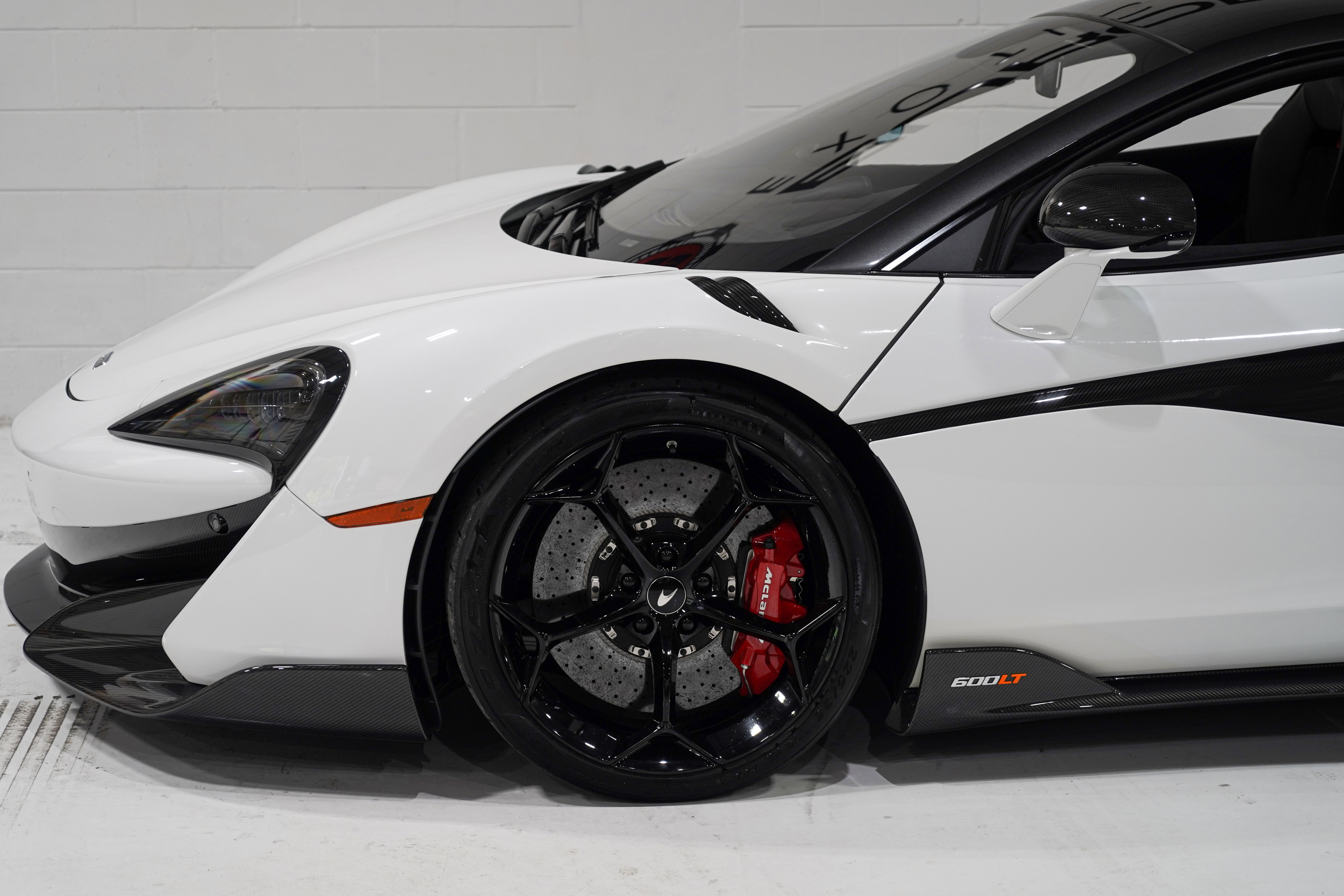 Used 2019 McLaren 600LT RWD image 33