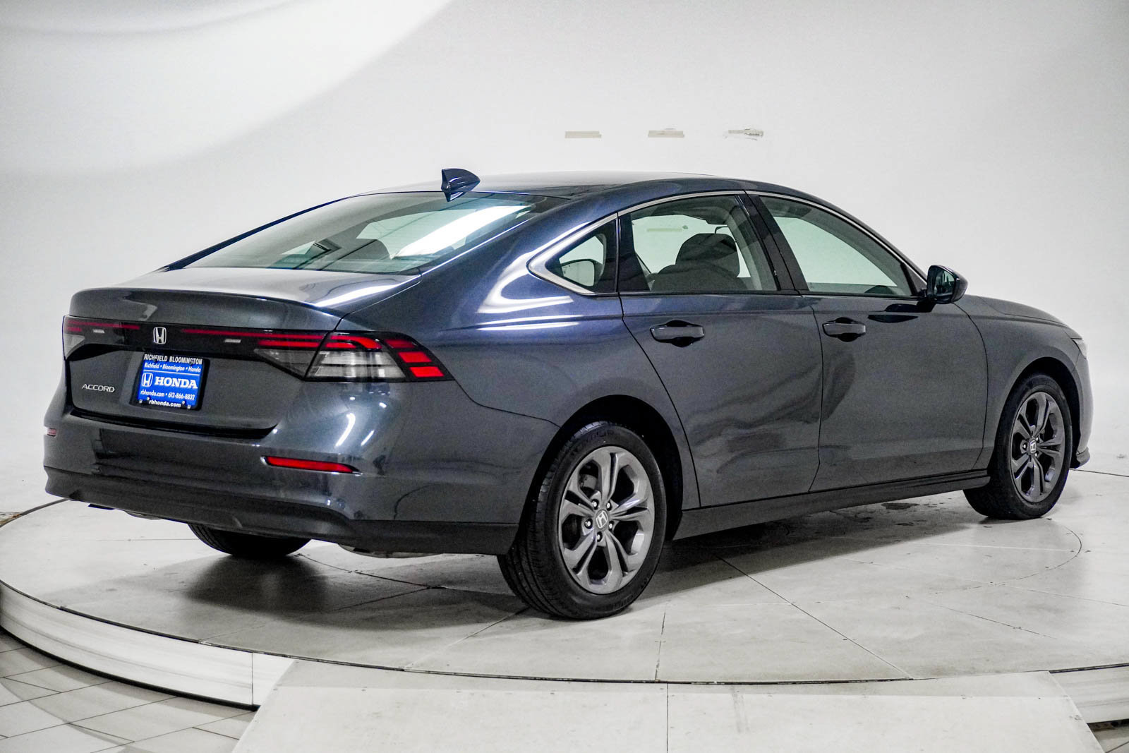 Used 2023 Honda Accord EX image 11