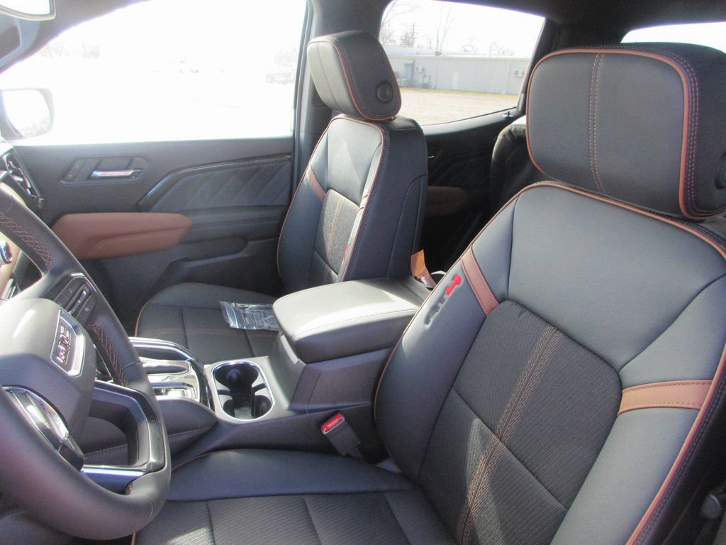 New 2026 GMC Canyon AT4 AWD/4WD image 14