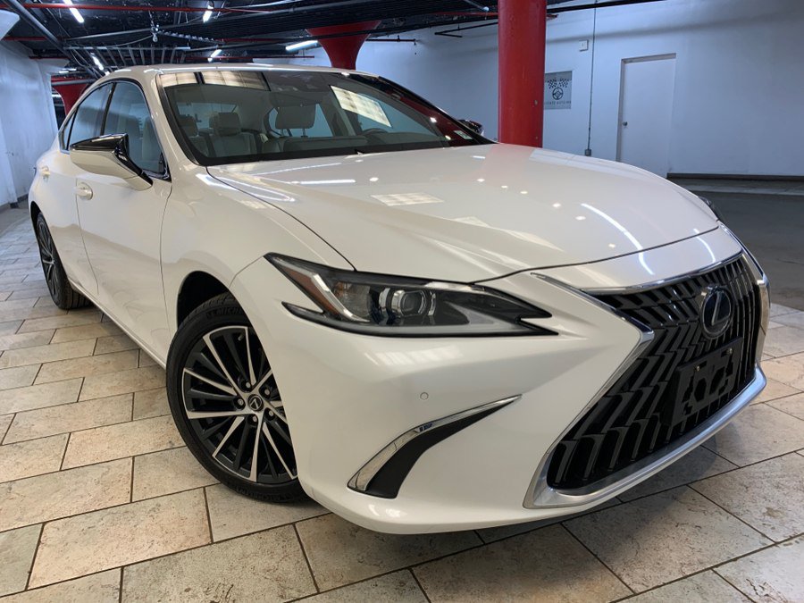 Used 2023 Lexus ES 350 w/ Premium Package FWD image 4