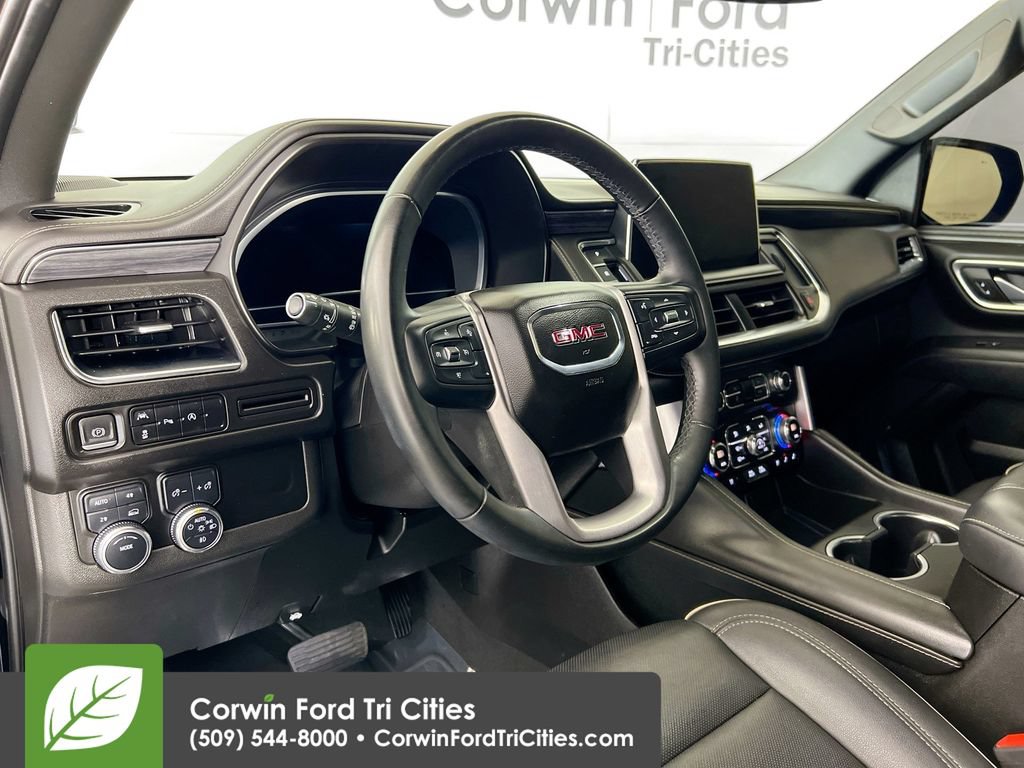 Used 2023 GMC Yukon SLT AWD/4WD image 3