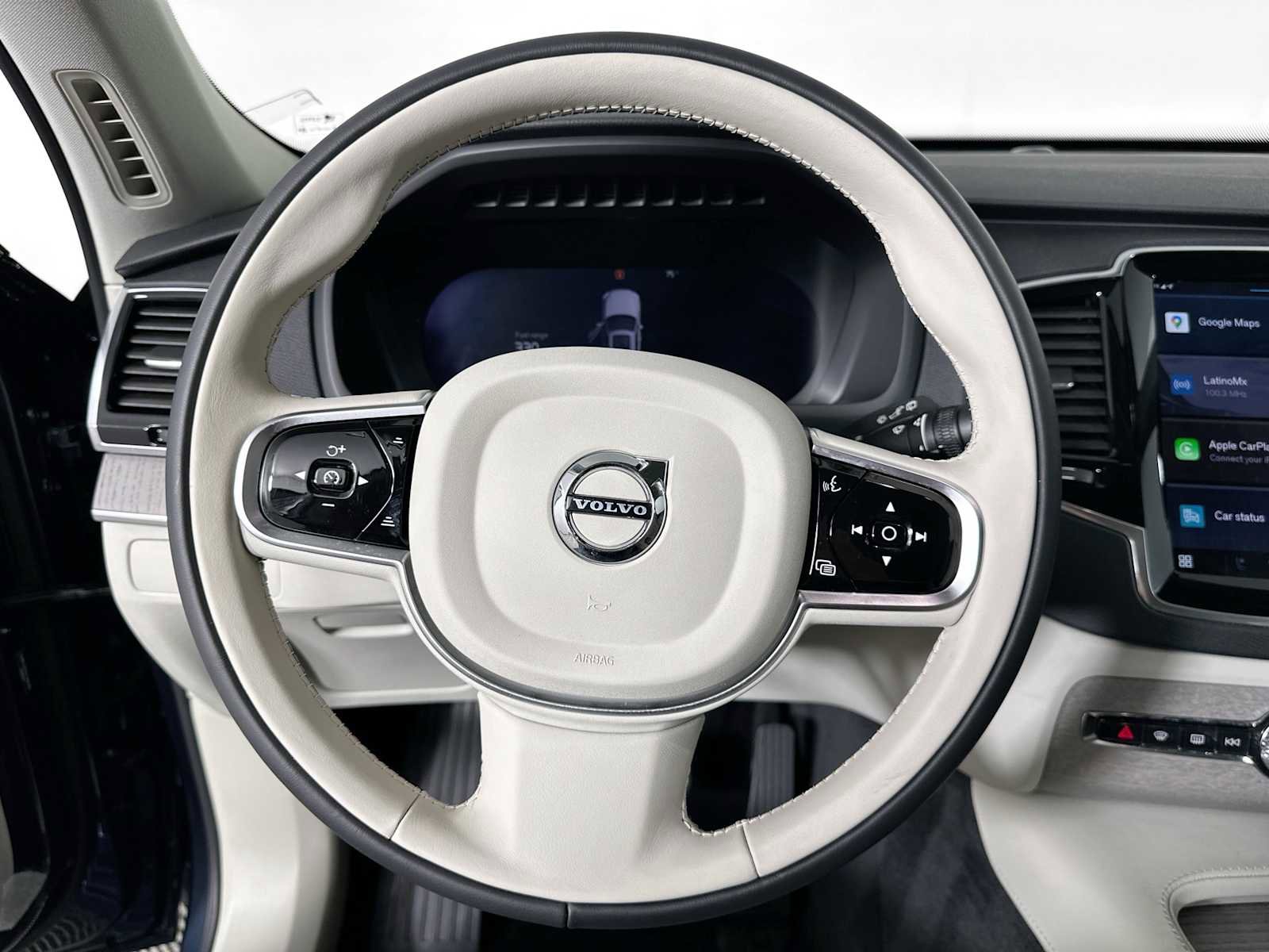 Used 2025 Volvo XC90 B5 Plus image 11