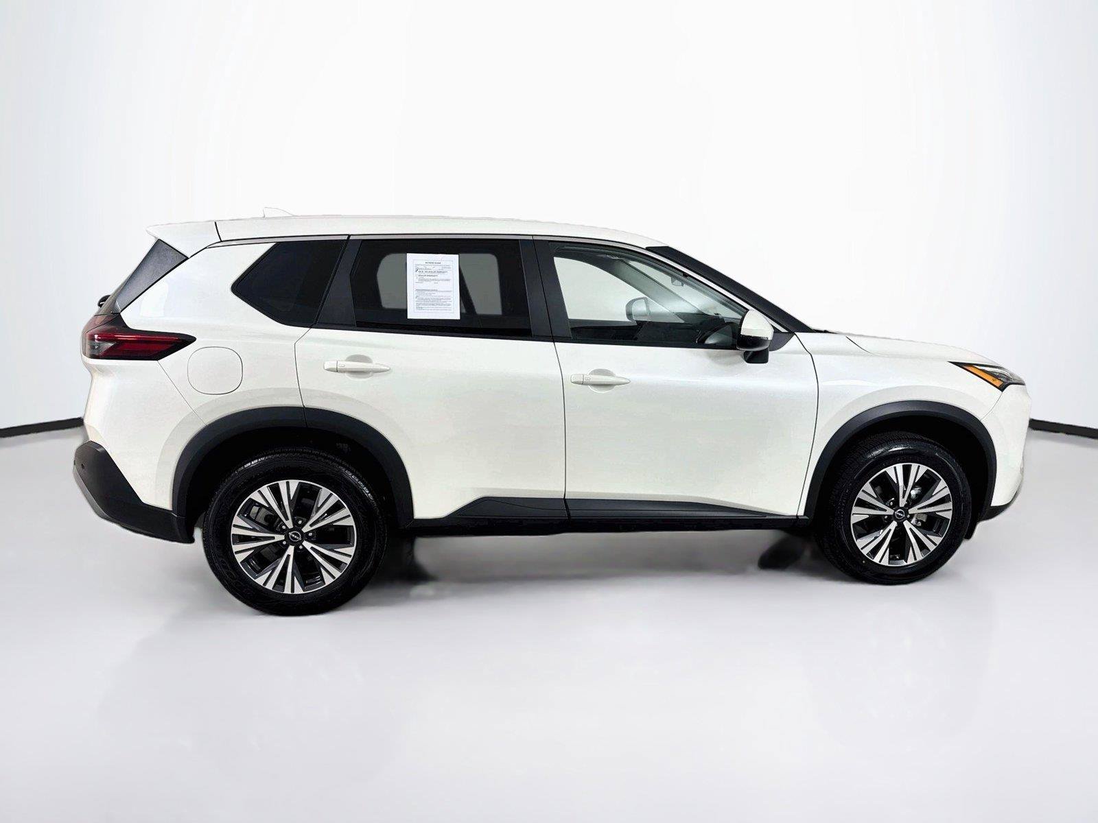 Used 2022 Nissan Rogue SV FWD image 8