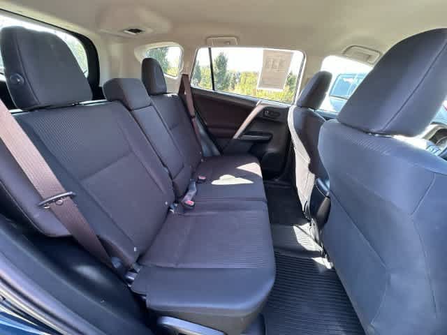 Used 2017 Toyota RAV4 LE AWD/4WD image 19