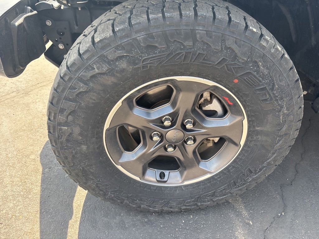 Used 2022 Jeep Gladiator Rubicon AWD/4WD image 9