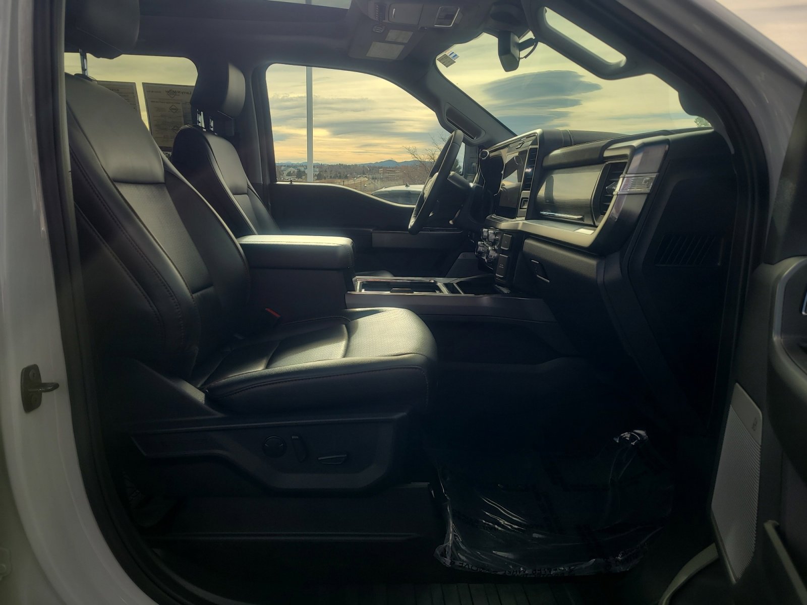 Certified 2025 Ford F350 Lariat w/ Black Appearance Package image 20