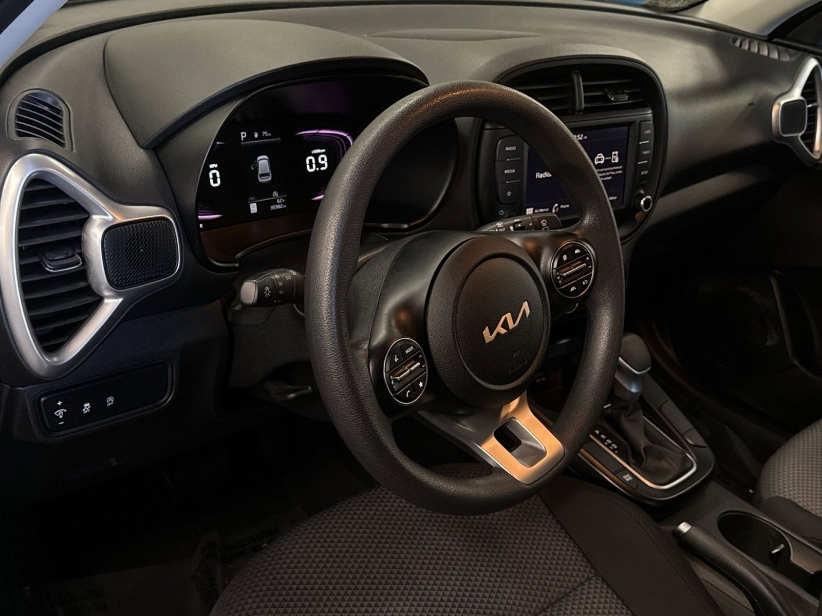 Used 2024 Kia Soul LX w/ Option Group 015 image 16