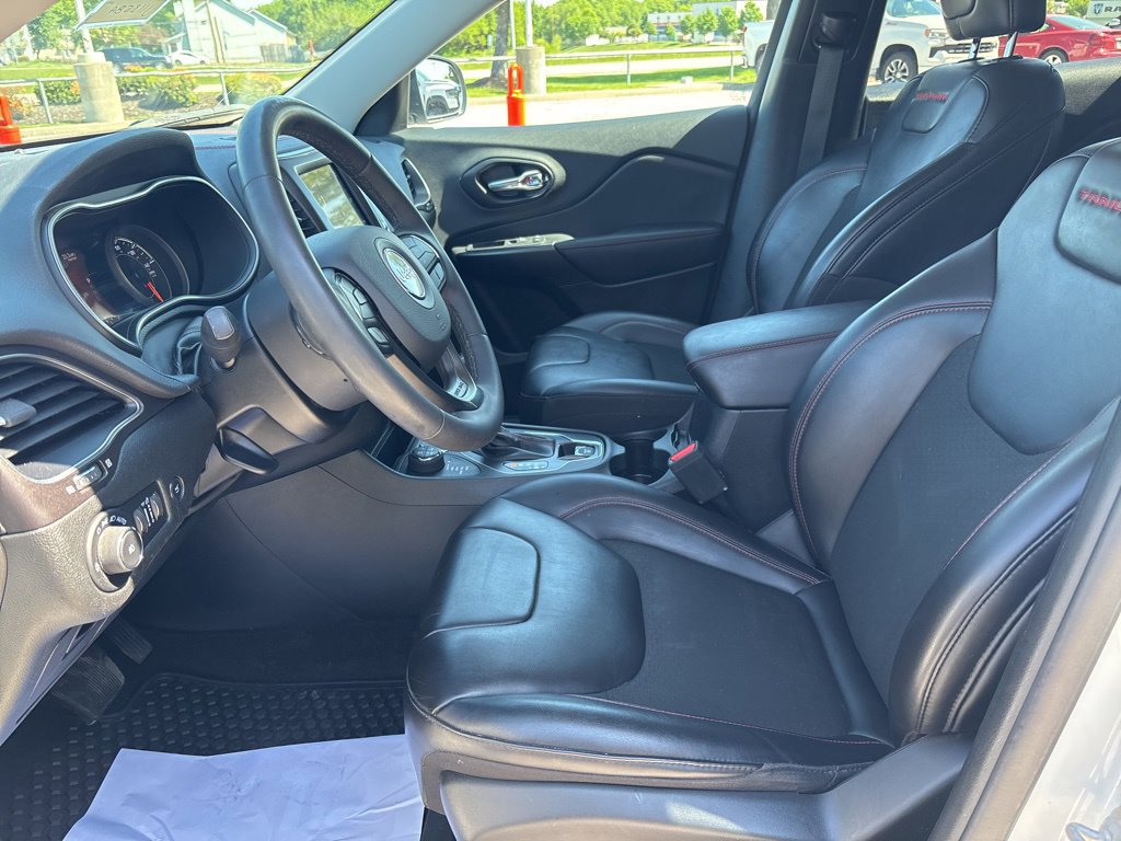Used 2022 Jeep Cherokee Trailhawk w/ Comfort/Convenience Group AWD/4WD image 56