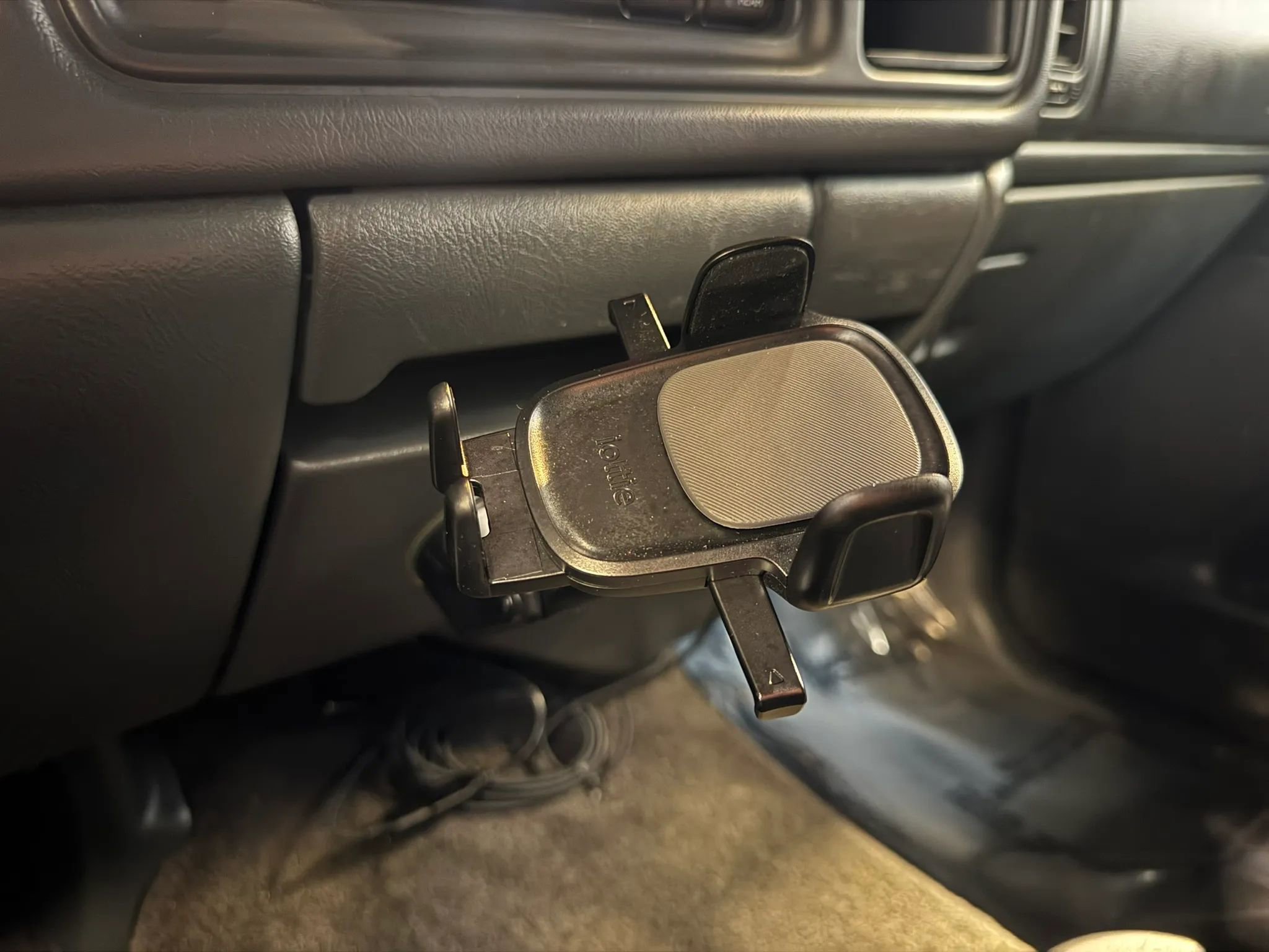 Used 2002 Chevrolet Avalanche 4x4 w/ Off-Road Suspension Pkg image 16
