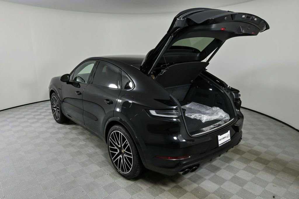 New 2025 Porsche Cayenne S image 33