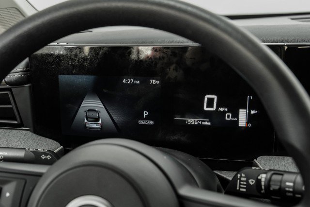 Used 2025 Nissan Kicks SV image 17