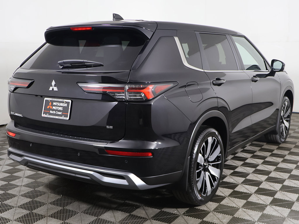 New 2026 Mitsubishi Outlander SE FWD image 12