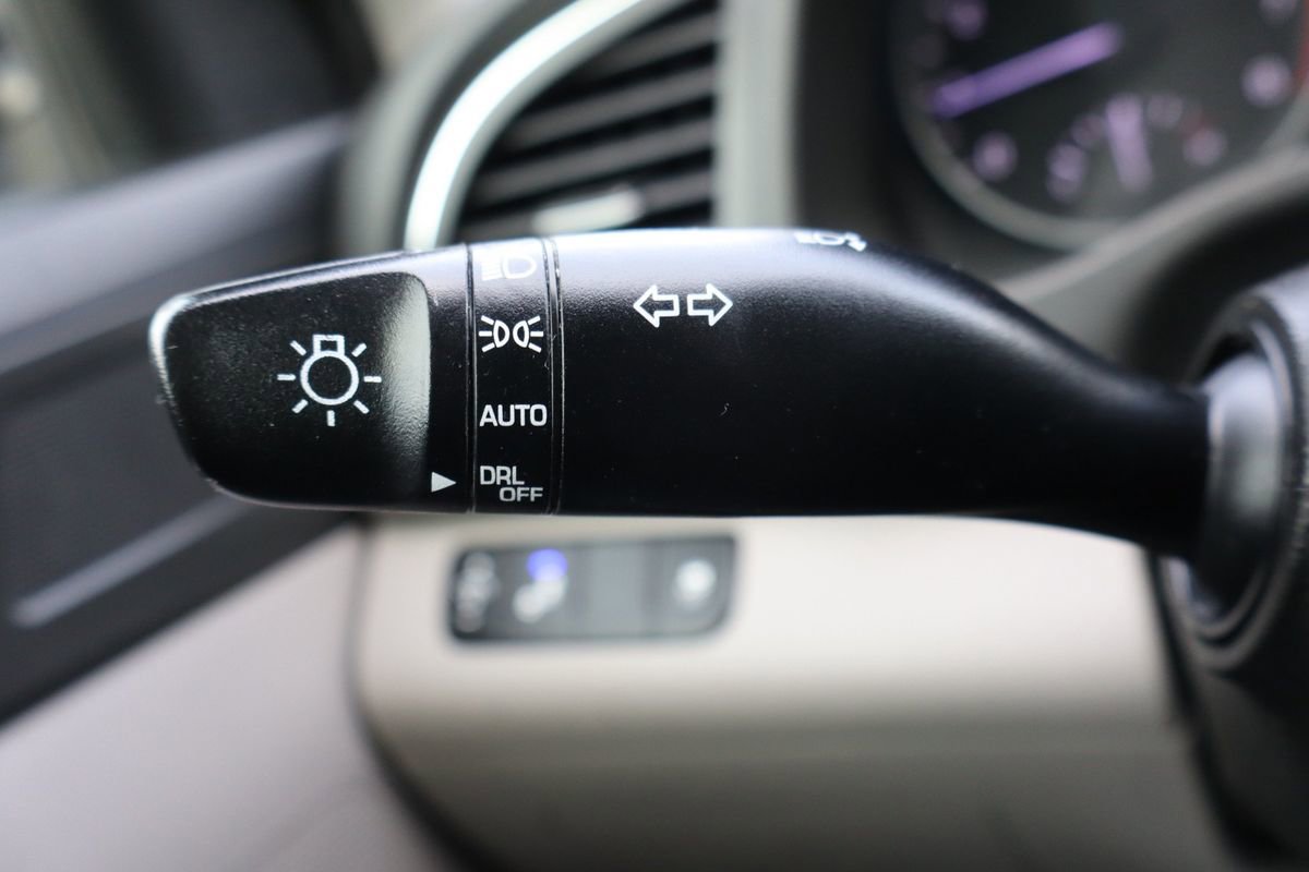 Used 2017 Hyundai Elantra ECO w/ Cargo Package image 31