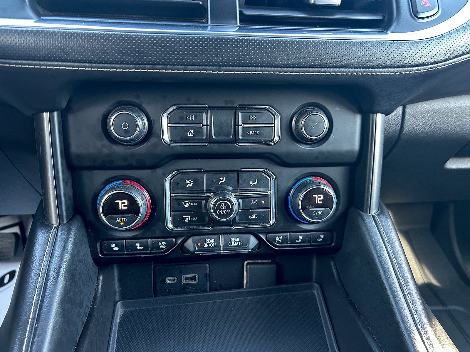 Used 2021 Chevrolet Tahoe Premier w/ Premium Package RWD image 21