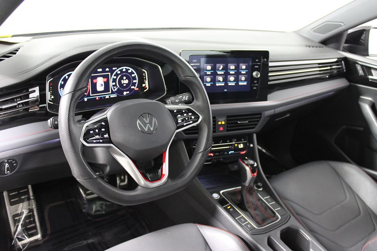Used 2025 Volkswagen Jetta GLI Autobahn FWD image 7