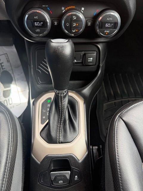 Used 2015 Jeep Renegade Limited FWD image 24