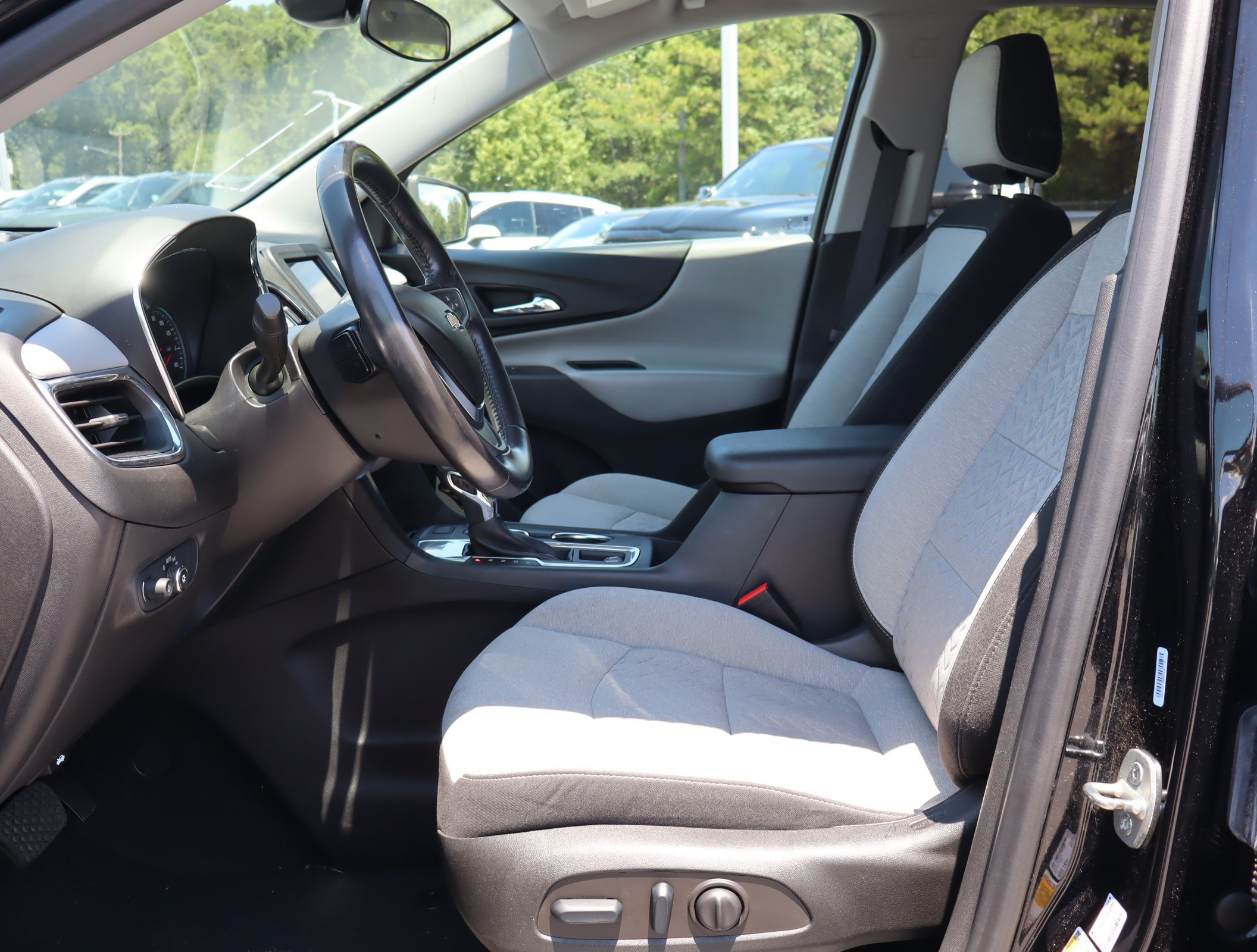 Used 2022 Chevrolet Equinox LT FWD image 14