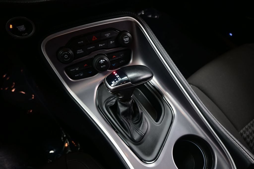 Used 2022 Dodge Challenger R/T Scat Pack w/ Driver Convenience Group RWD image 19