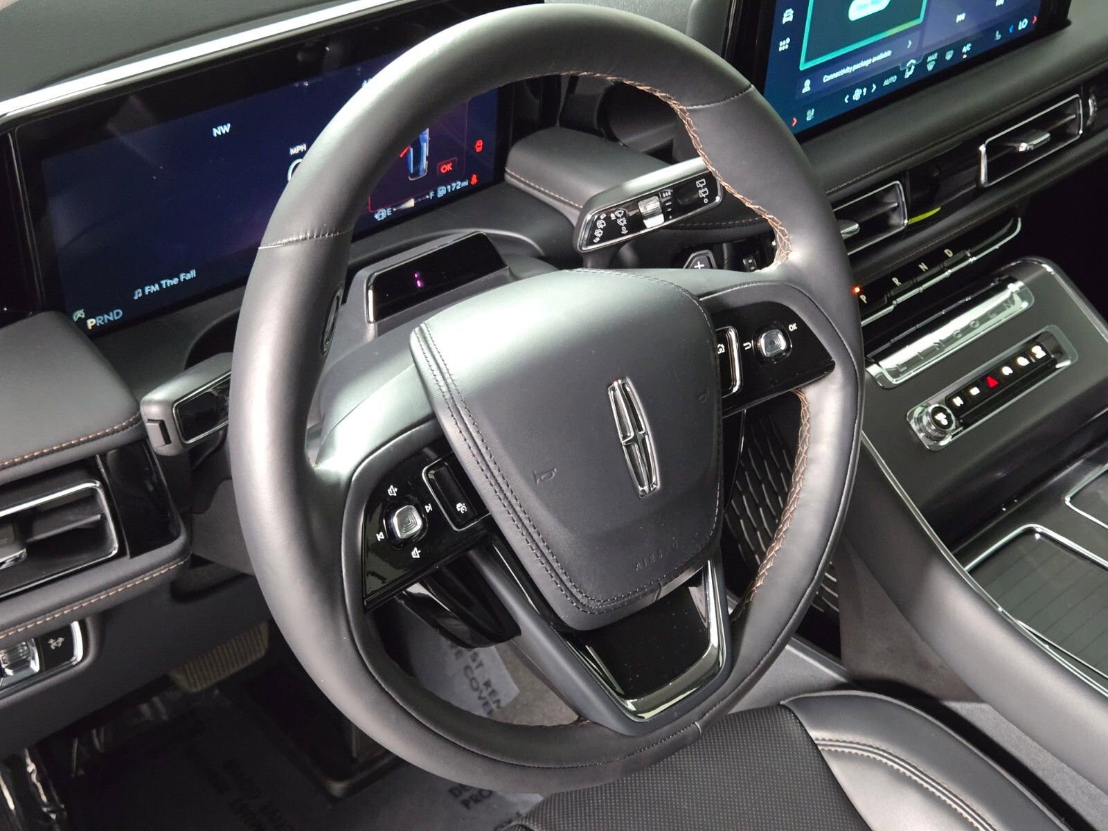 New 2026 Lincoln Aviator 2WD w/ Jet Appearance Package image 25