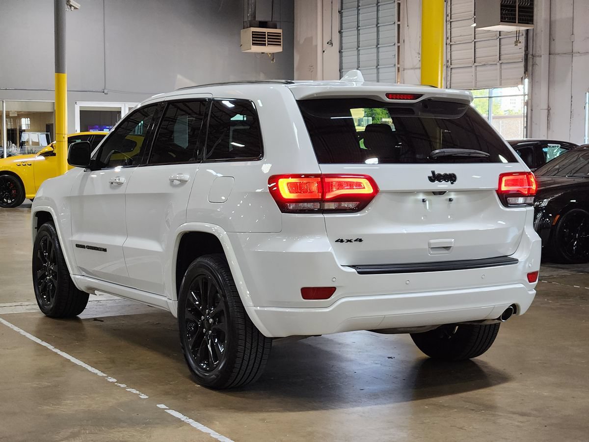 Used 2022 Jeep Grand Cherokee Laredo X AWD/4WD image 11