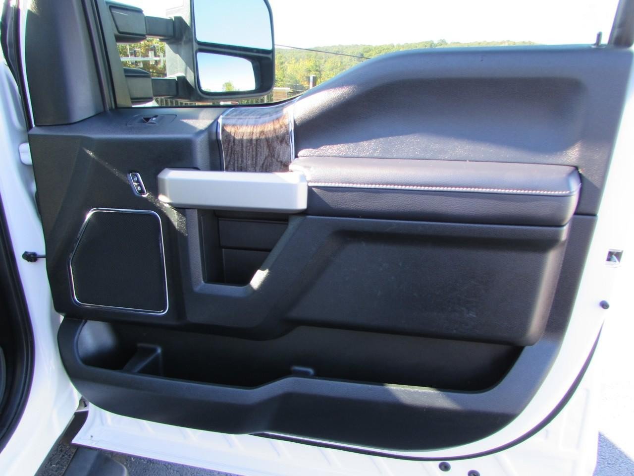 Certified 2018 Ford F350 Lariat w/ Chrome Package AWD/4WD image 17