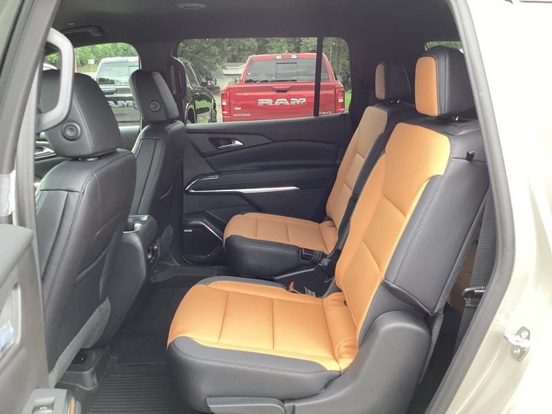 New 2027 Chevrolet Traverse Z71 w/ Enhanced Driving Package AWD/4WD image 20