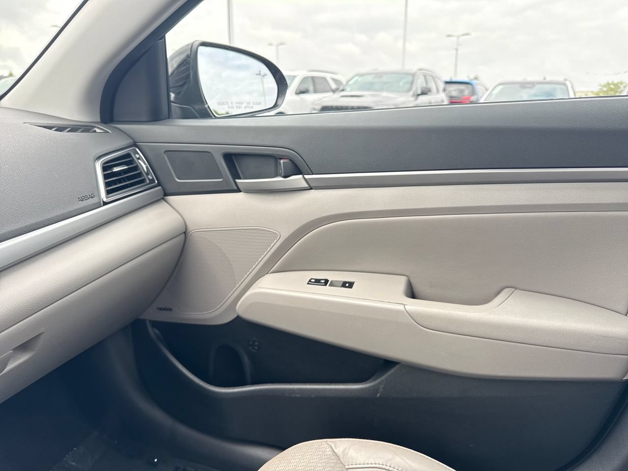 Used 2018 Hyundai Elantra Limited w/ Limited Ultimate Package 02 FWD image 26