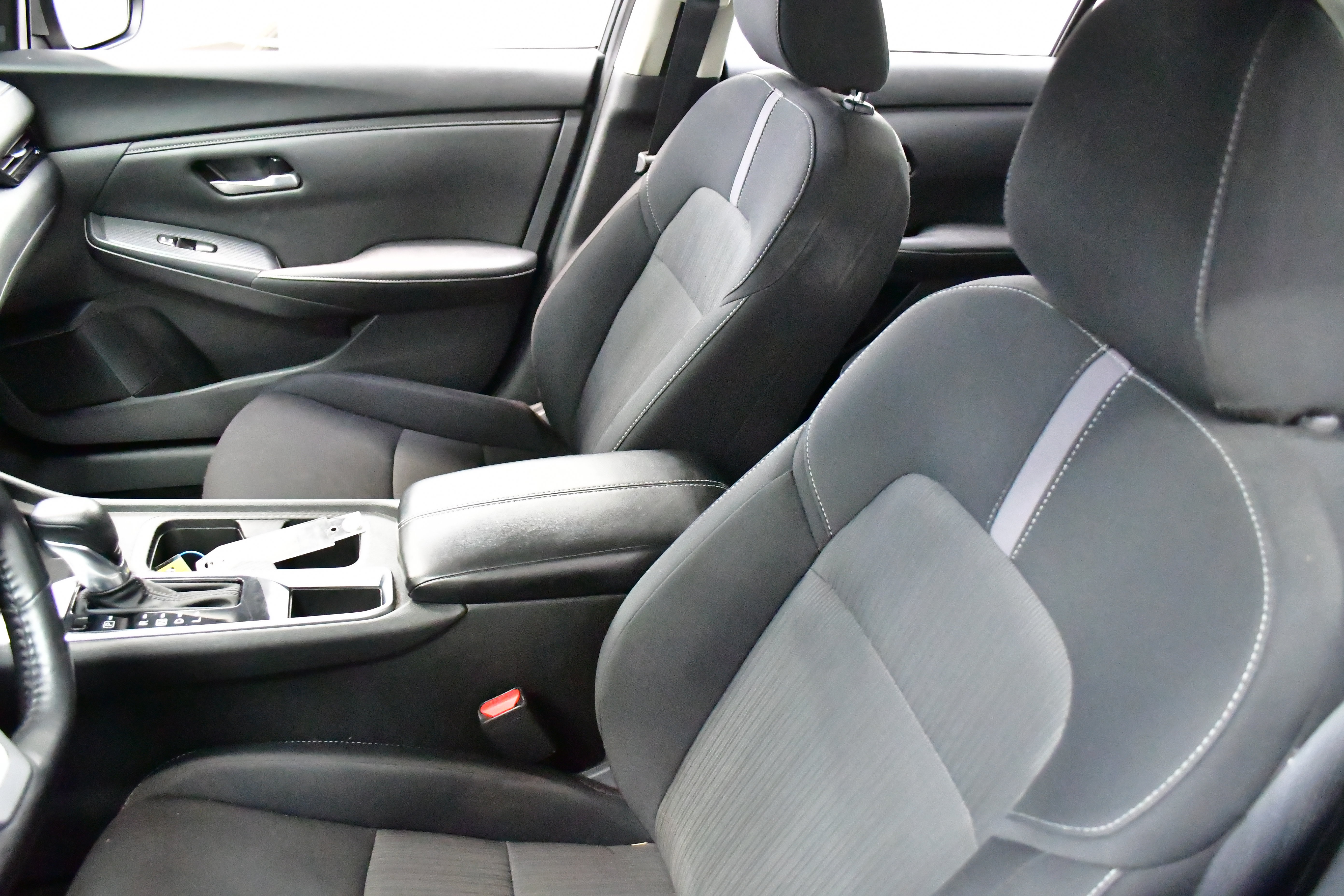Used 2023 Nissan Sentra SV w/ All-Weather Package FWD image 9