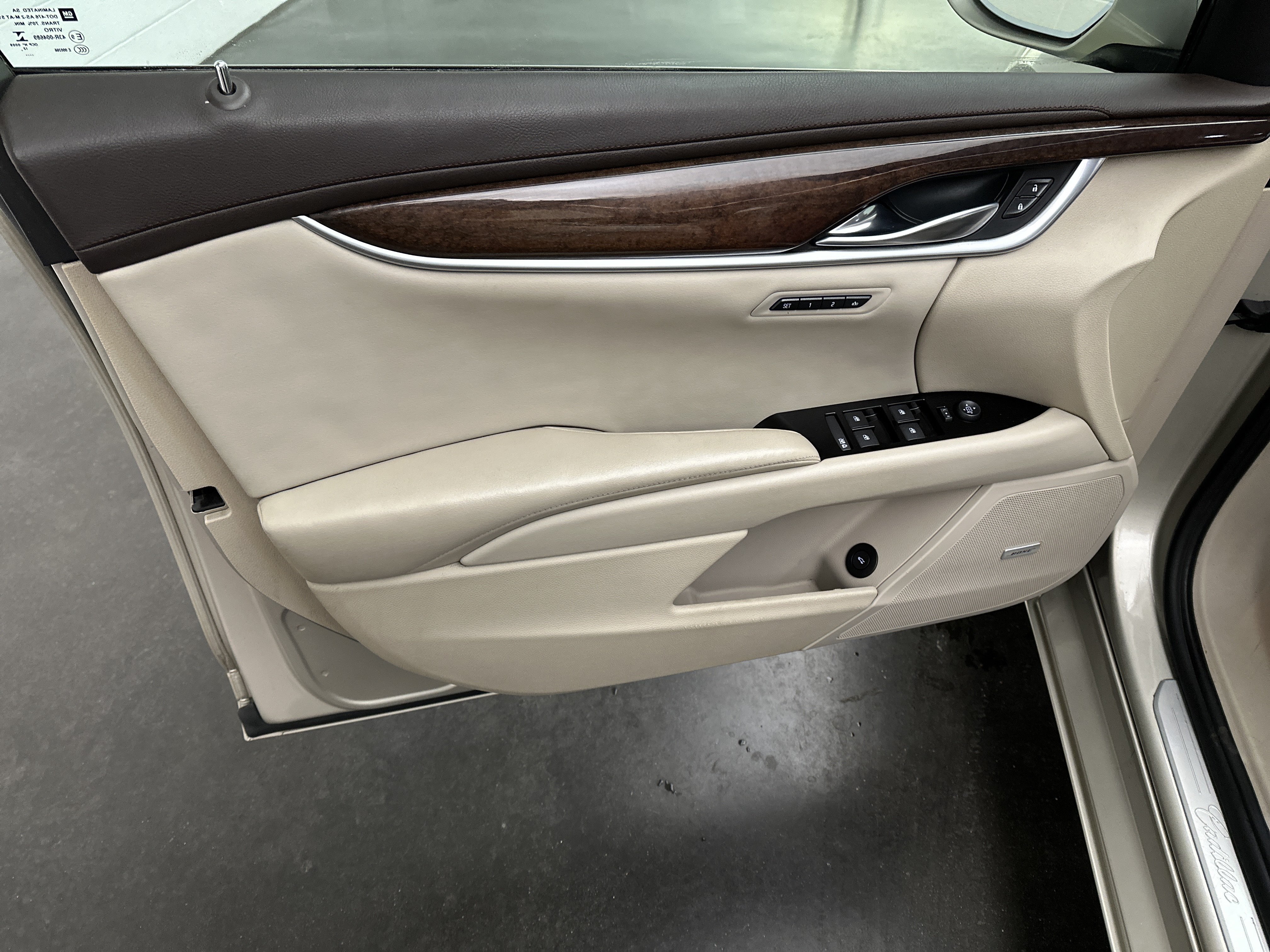 Used 2013 Cadillac XTS Luxury w/ Driver Awareness Package AWD/4WD image 17