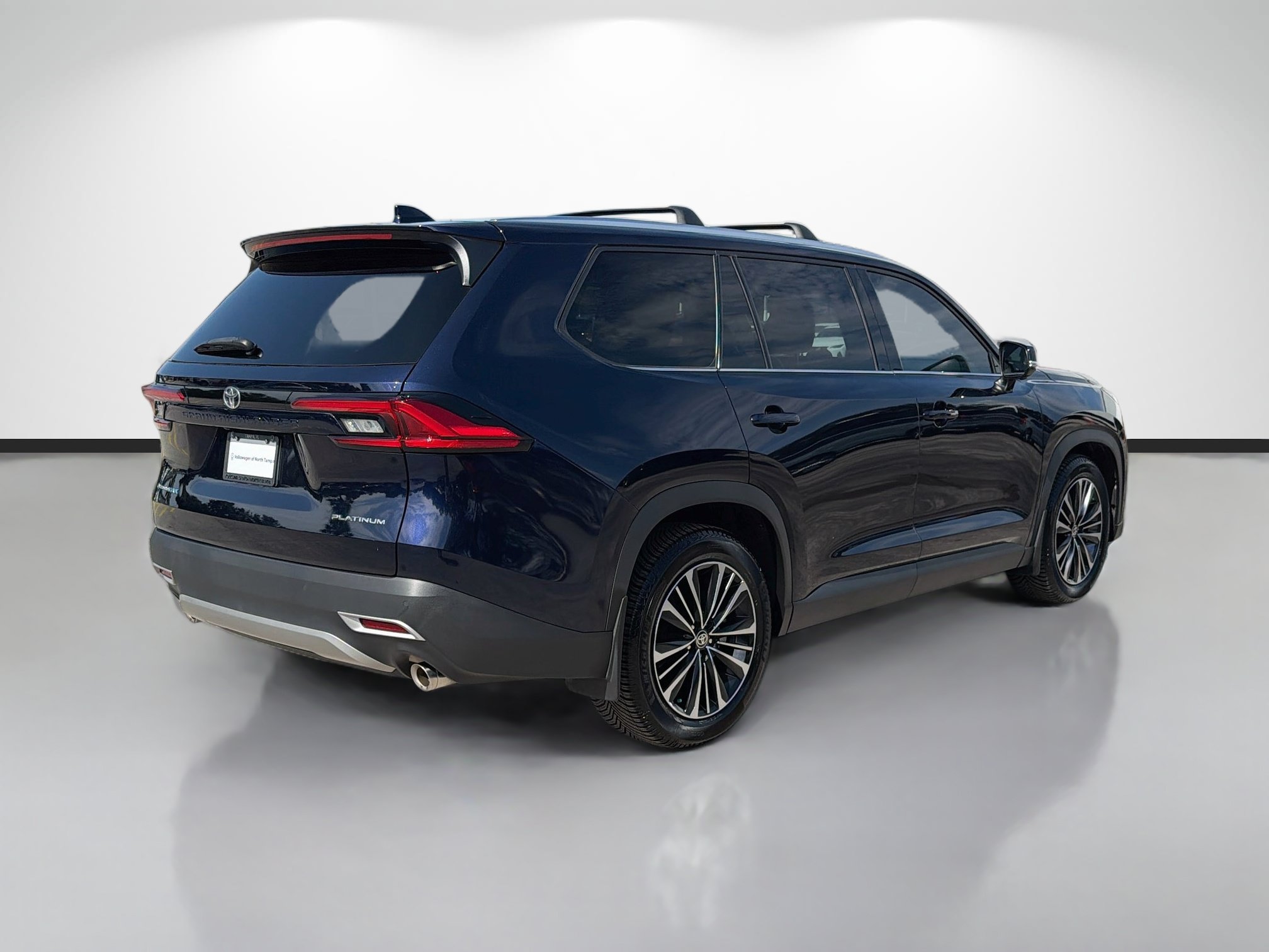 Used 2024 Toyota Grand Highlander AWD Hybrid image 3