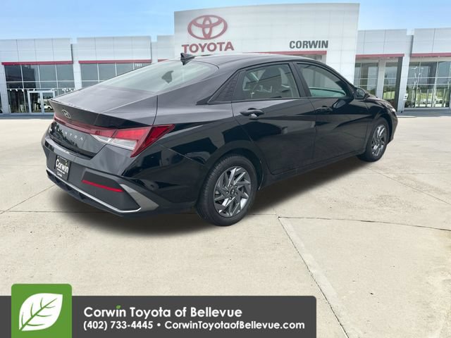 Used 2024 Hyundai Elantra SEL FWD image 5
