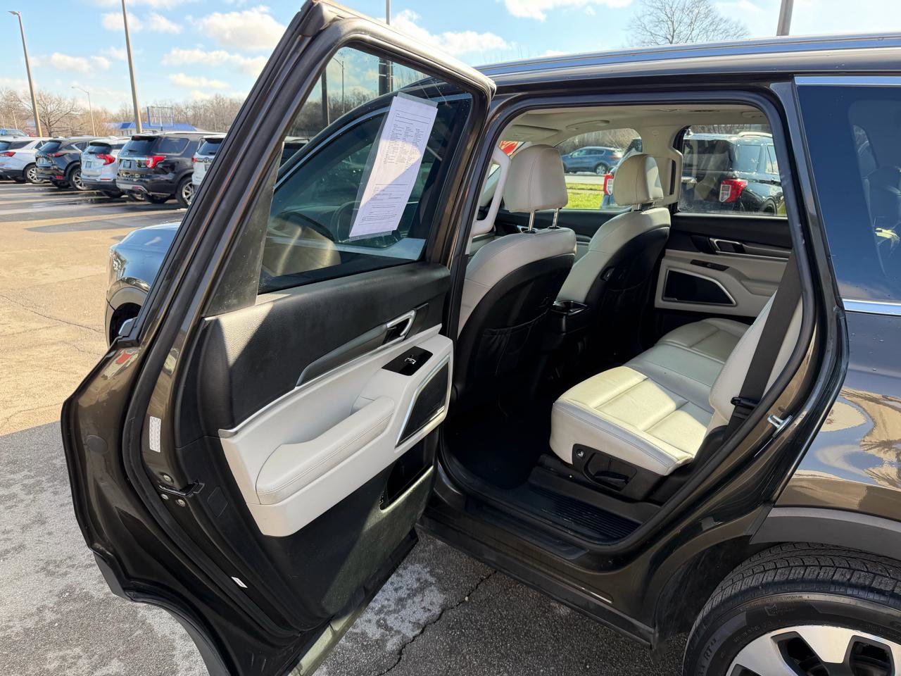 Used 2020 Kia Telluride S w/ S 8 Passenger Seating Package image 15