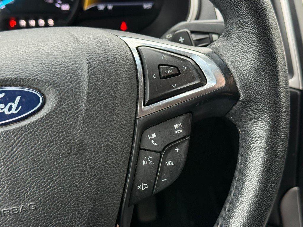 Used 2019 Ford Edge SEL w/ Cold Weather Package AWD/4WD image 15