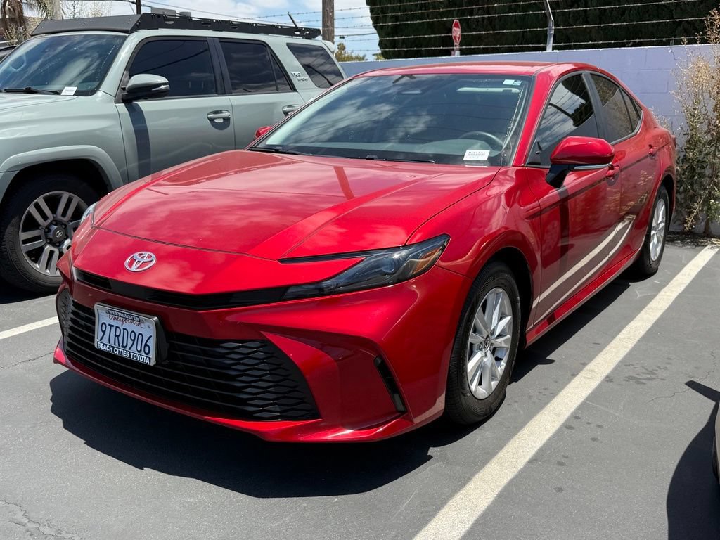 Certified 2025 Toyota Camry LE FWD image 3