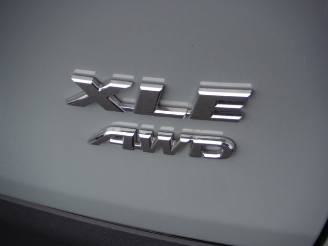 Used 2023 Toyota RAV4 XLE Premium AWD/4WD image 8