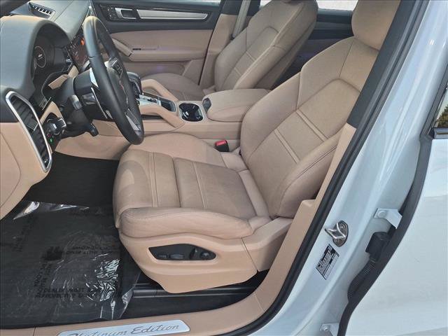 Used 2023 Porsche Cayenne Platinum Edition AWD/4WD image 17
