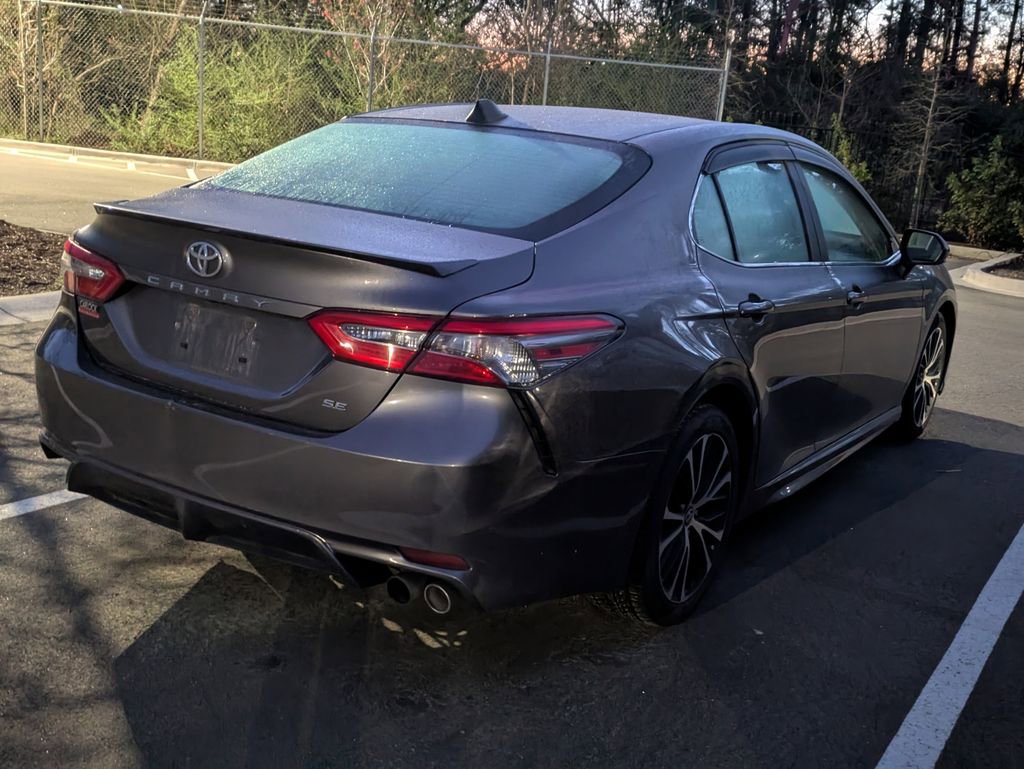 Used 2018 Toyota Camry SE w/ Moonroof Package image 7