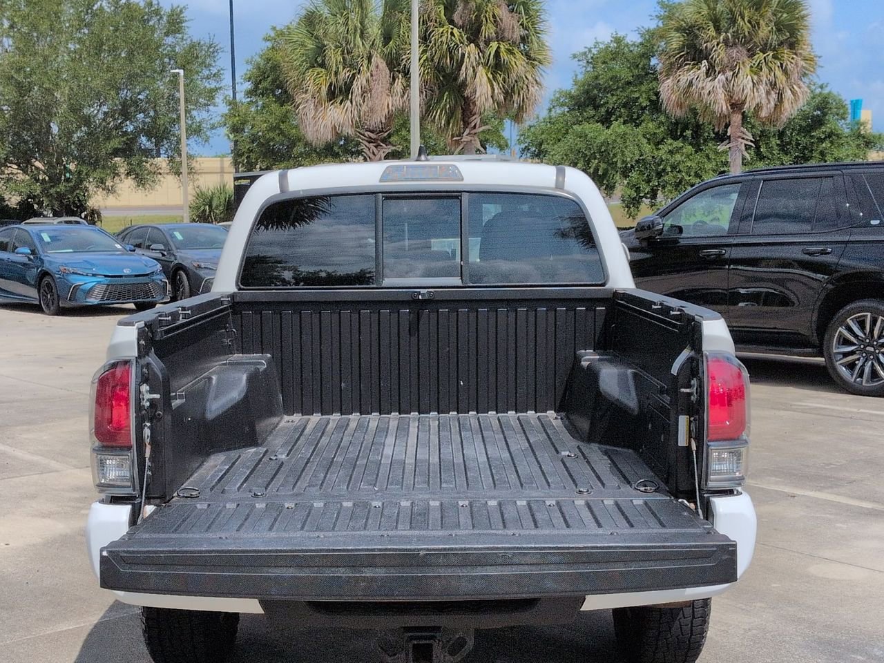 Used 2022 Toyota Tacoma SR AWD/4WD image 23