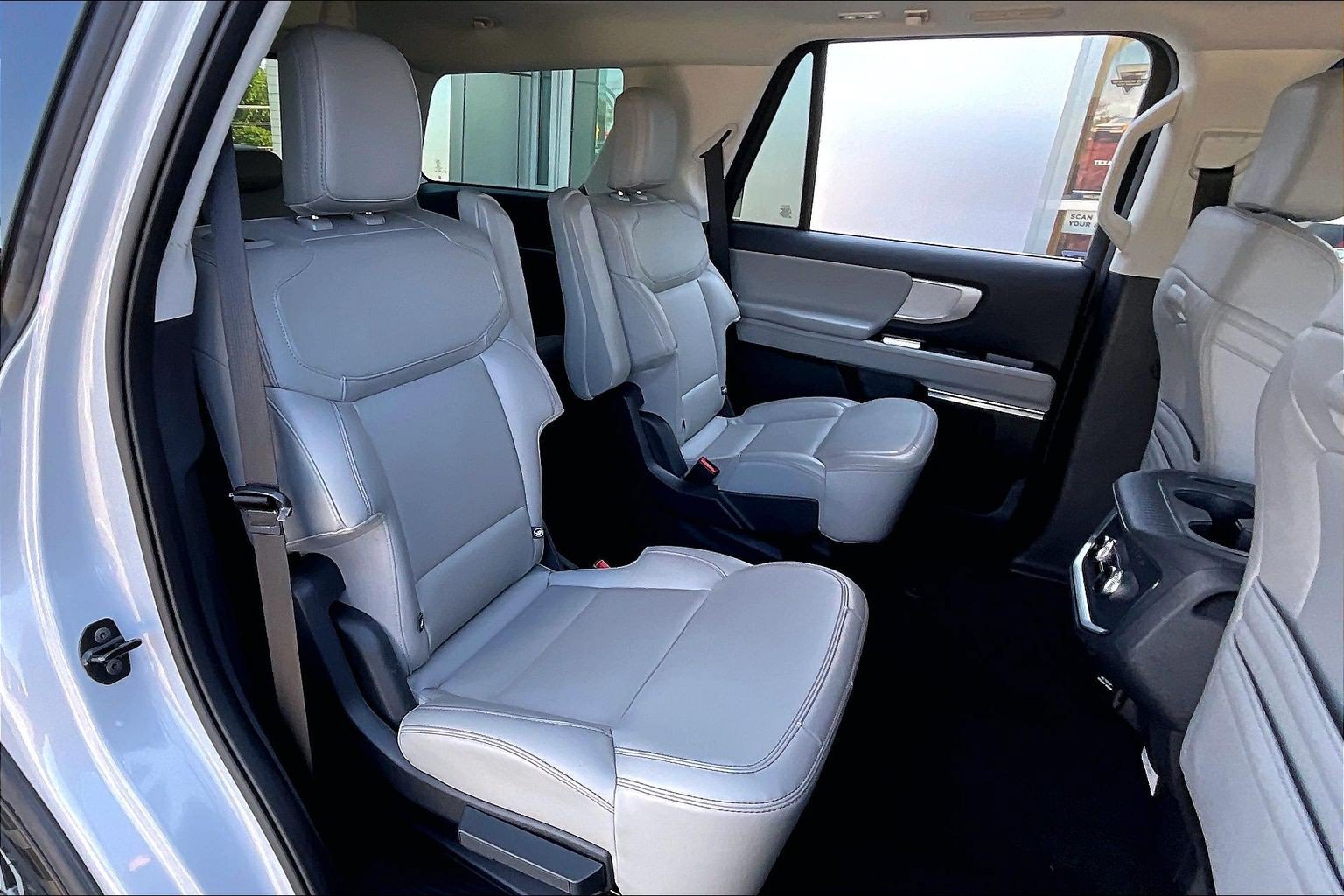 Used 2025 Ford Expedition Active AWD/4WD image 26