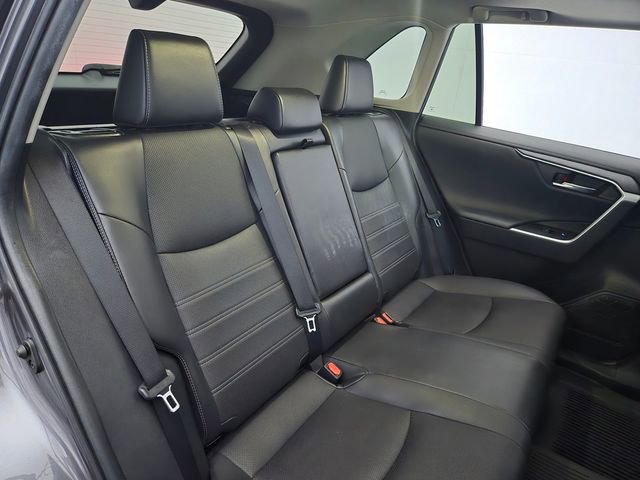 Used 2022 Toyota RAV4 Limited FWD image 17