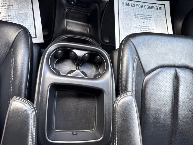 Used 2025 Chrysler Pacifica Select FWD image 23