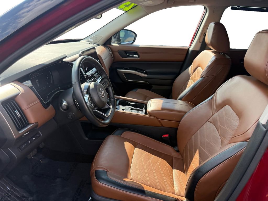 Used 2023 Nissan Pathfinder Platinum FWD image 10