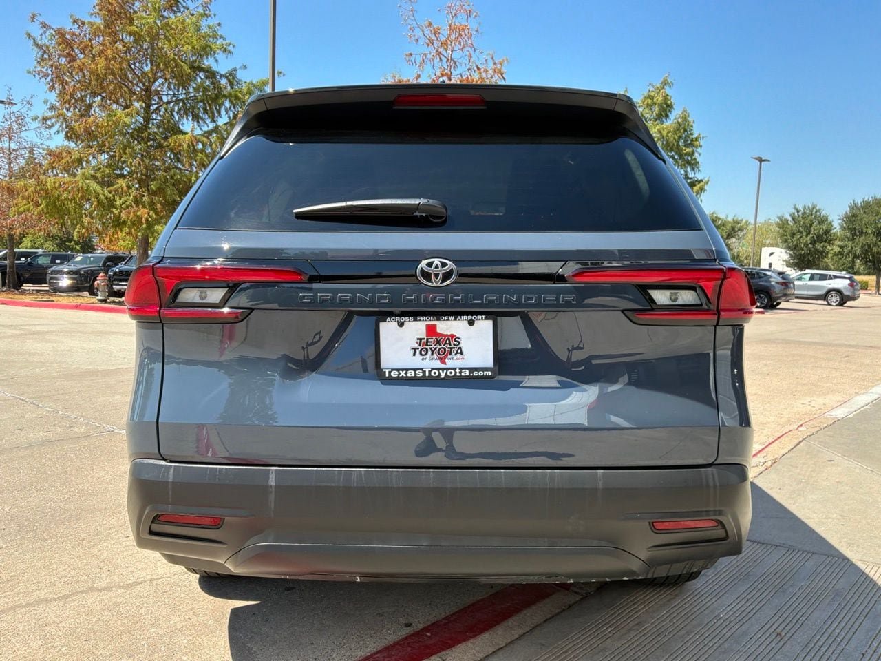 Used 2026 Toyota Grand Highlander FWD image 7