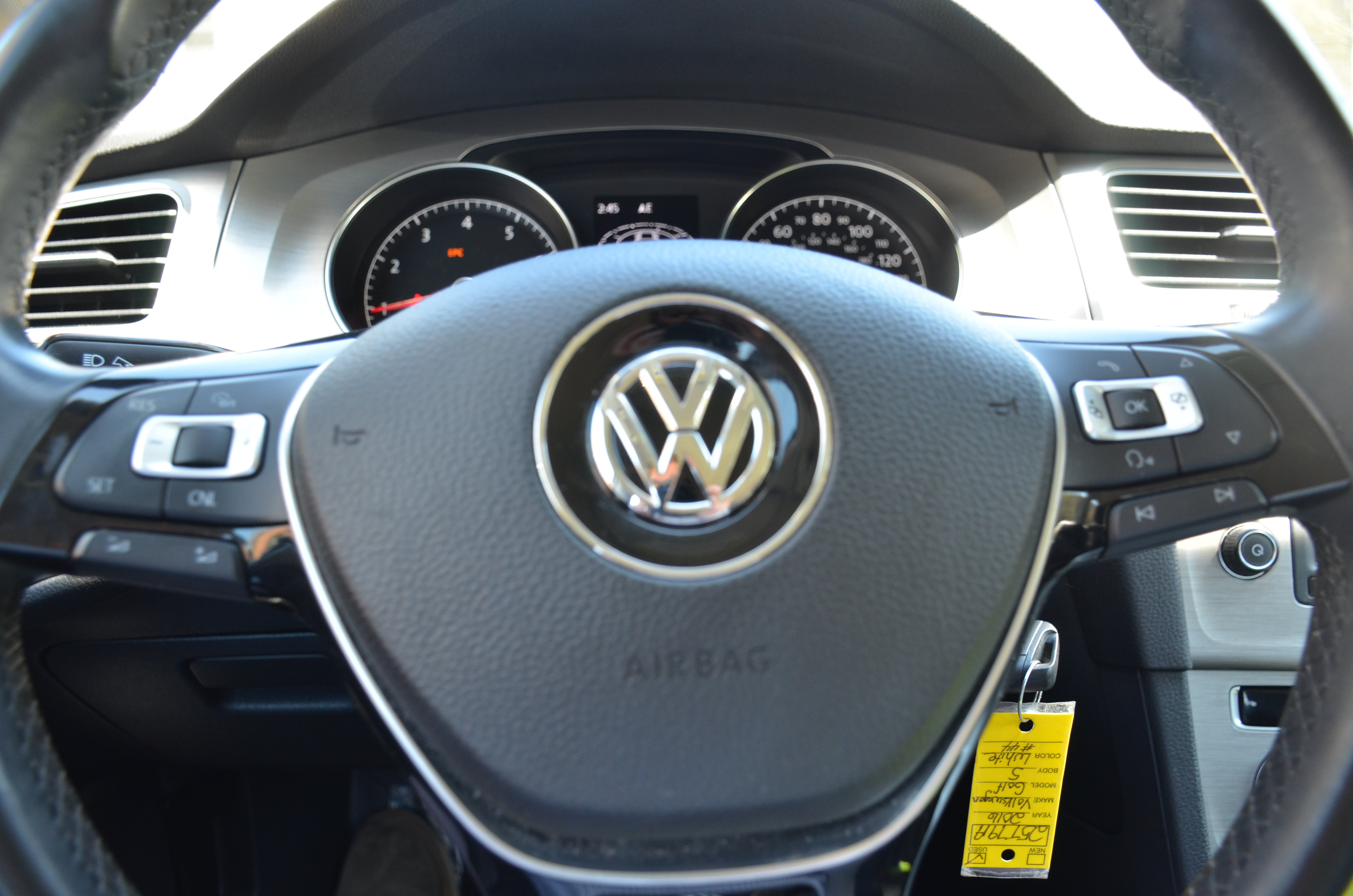 Used 2016 Volkswagen Golf S FWD image 8