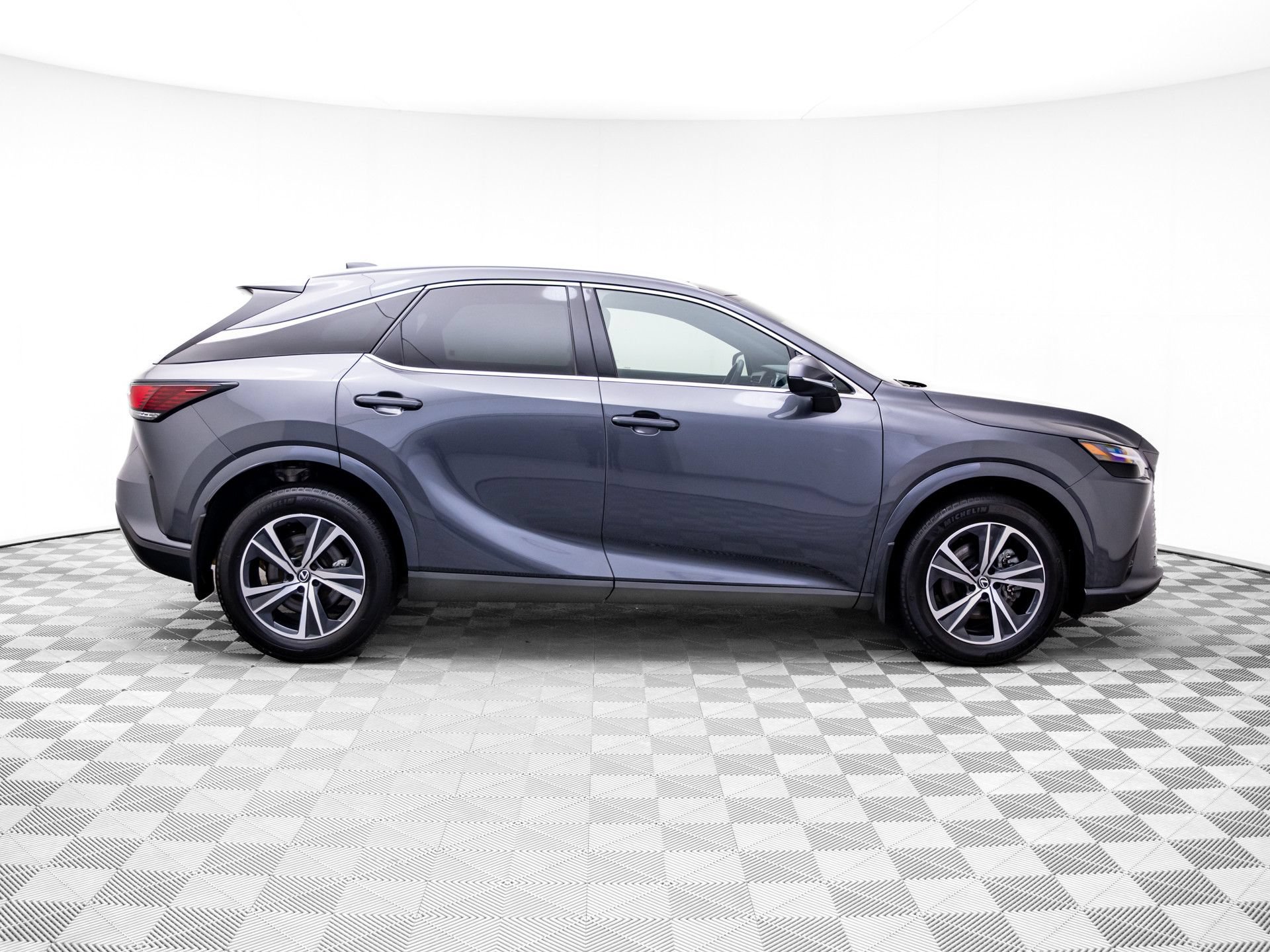 Used 2024 Lexus RX 350 Premium w/ Accessory Package (Z1) AWD/4WD image 6