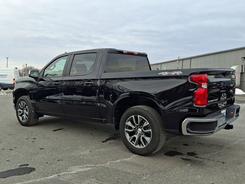 Used 2025 Chevrolet Silverado 1500 LT image 4
