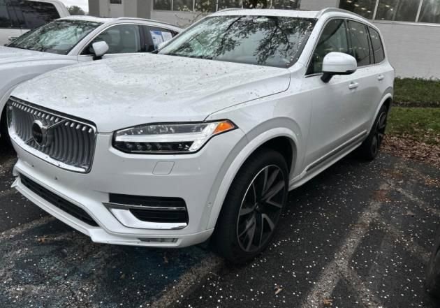 Used 2023 Volvo XC90 B6 Plus w/ Protection Package Premier image 4