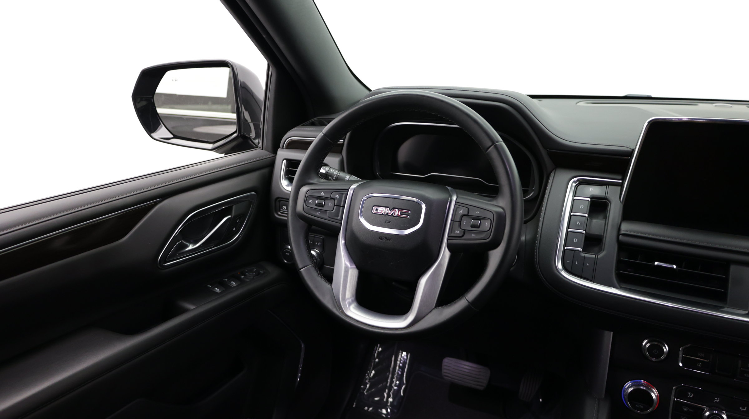 Used 2024 GMC Yukon XL SLE w/ Gmc Pro Safety Plus Package RWD image 31